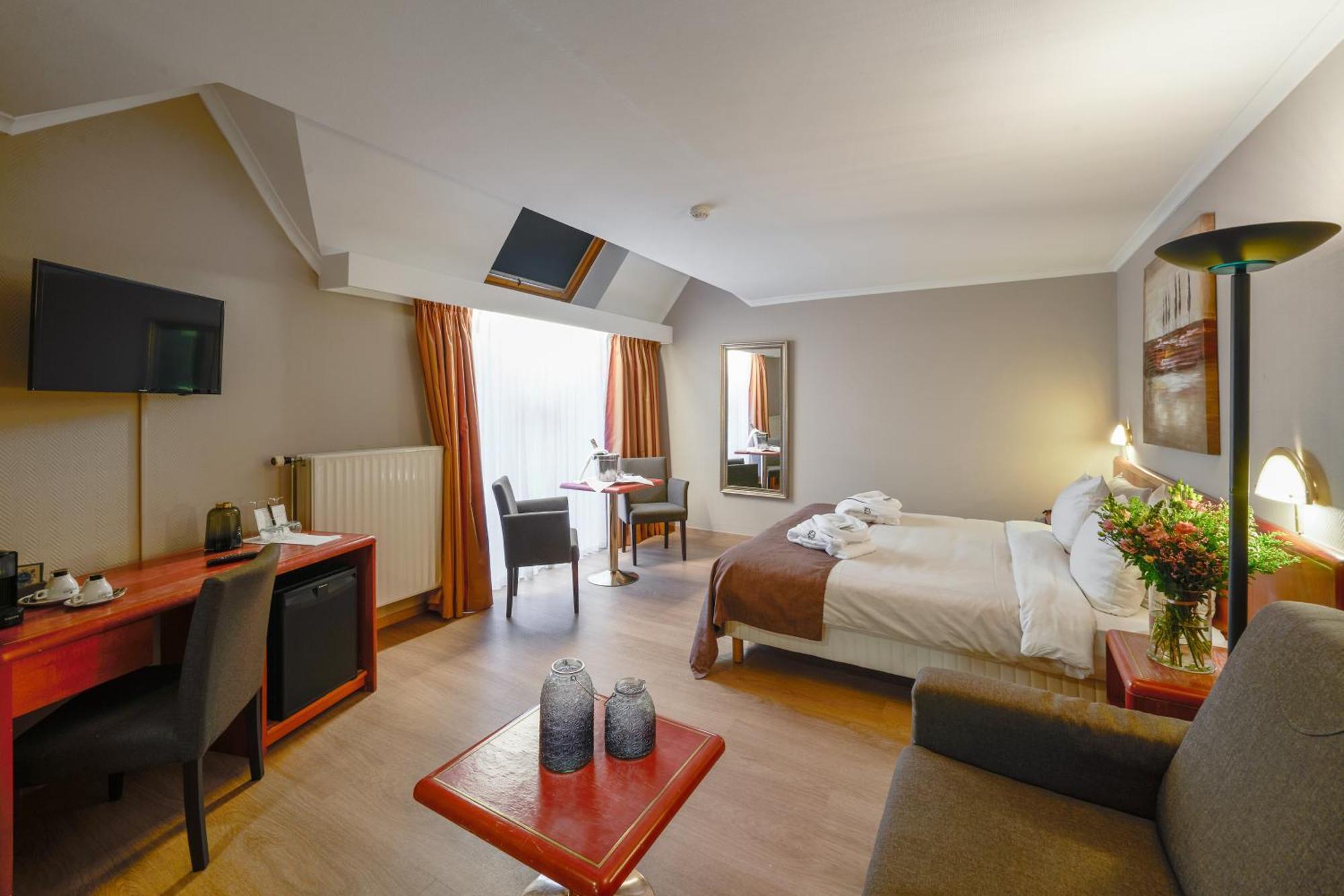 Hotel Quartier Latin Marche-en-Famenne Exterior photo